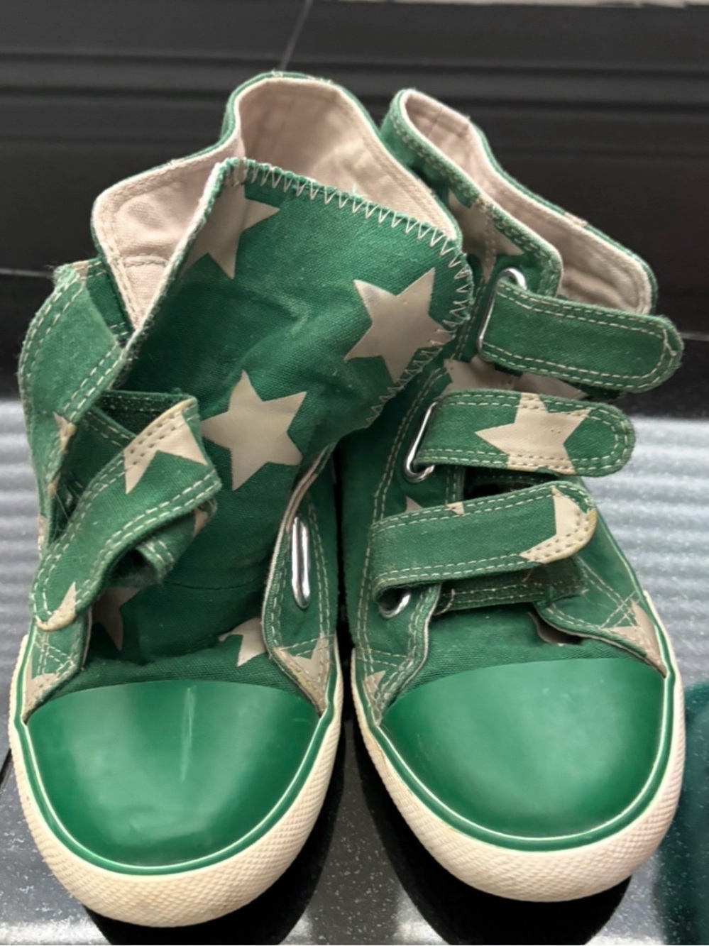 Boden Green Star Canvas Kids Sneakers with Velcro Straps